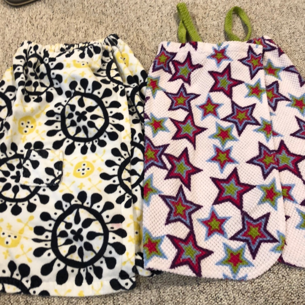 Set of 2- young girls towel robe